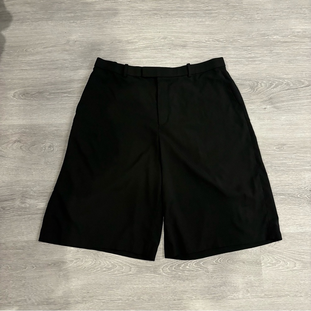Uniqlo Black Bermuda Shorts